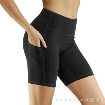 Short Pocket Non-See-Through Shorts di Yoga